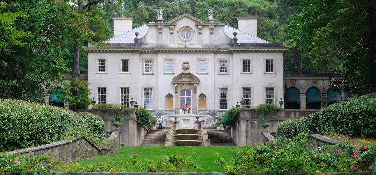 the exterior of the swan house in buckhead